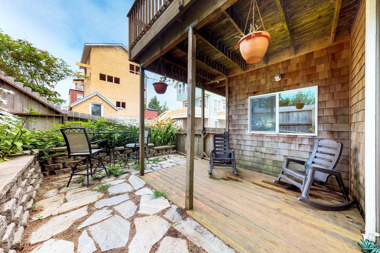 Beach House With A Park Lincoln City Eksteriør bilde