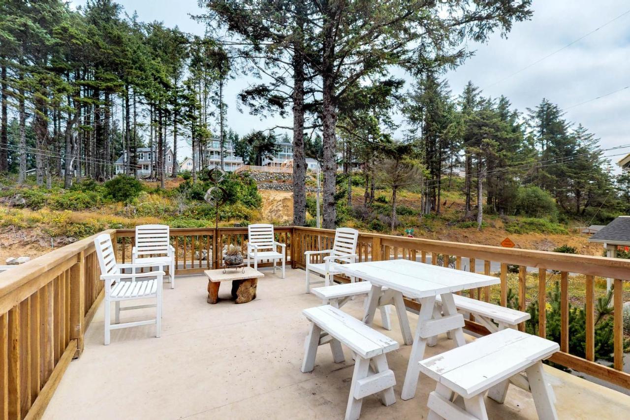 Beach House With A Park Lincoln City Eksteriør bilde